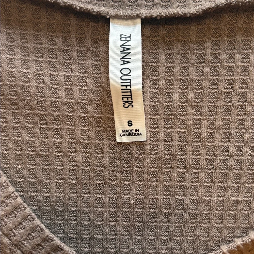 Zenana Outfitters Taupe Waffle Knit Top - Picture 2 of 5
